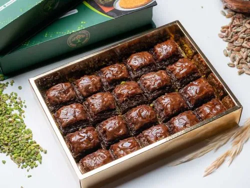 Choclate Baklava with Pistachio Box