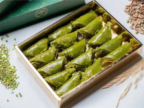 Special Green Sobiyet Baklava With Milk Cream & Pistachio Box