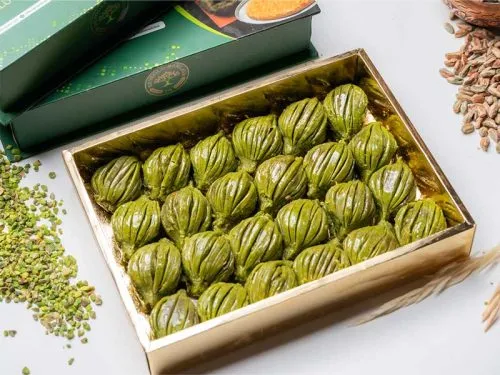 Special Green with Cream & Pistachio Box